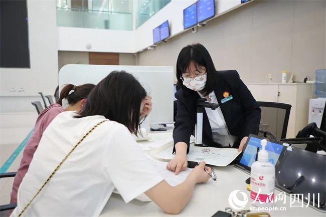 設置企業開辦專區、一窗受理區、自助服務區3個服務區域。新津區行政審批局供圖