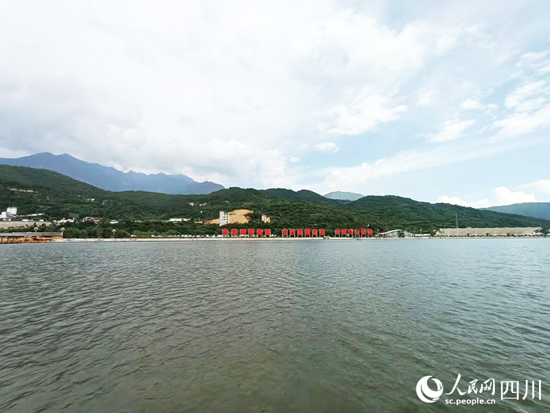 冕寧復興鎮(zhèn)建設村。吳舒婷攝