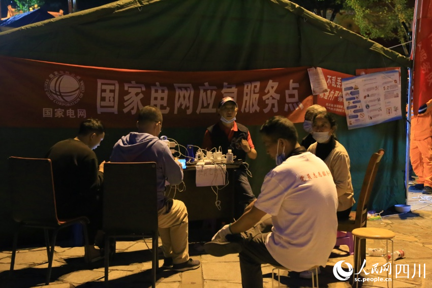 國家電網(wǎng)應(yīng)急服務(wù)點。人民網(wǎng) 朱虹攝