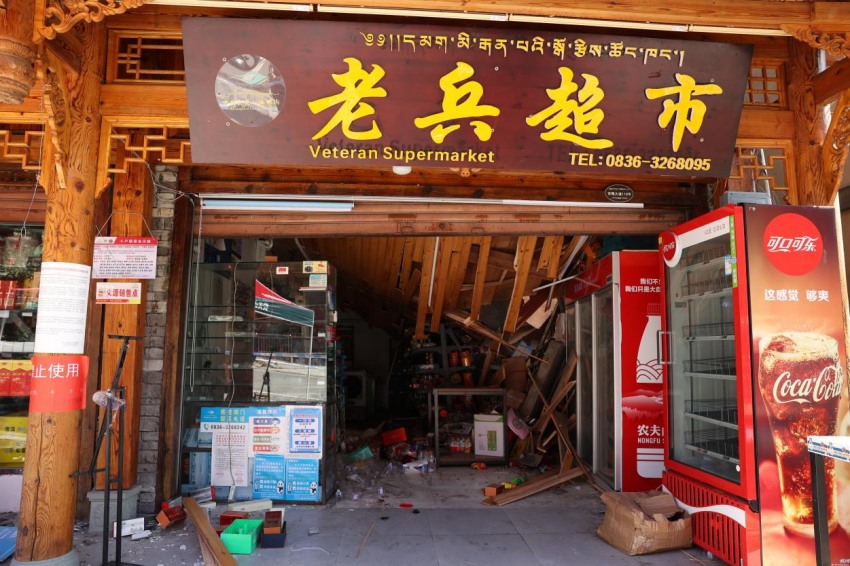 震后的磨西鎮老兵商店。劉景攝