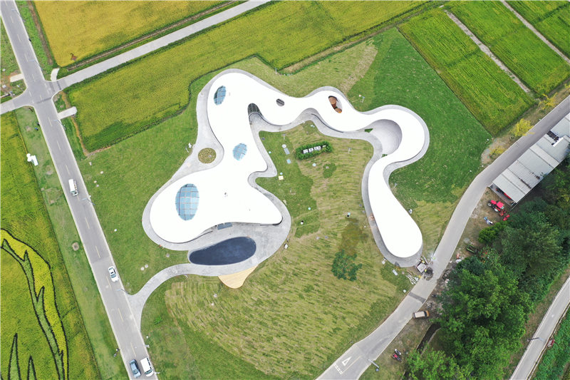 航拍中國天府農博園內點睛建筑瑞雪。新津區委宣傳部供圖
