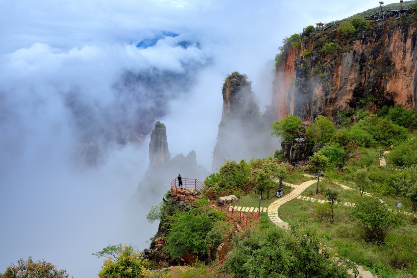 會(huì)東旅游資源豐富，有著不同于其他地方的特色，圖為4A級(jí)景區(qū)老君峰