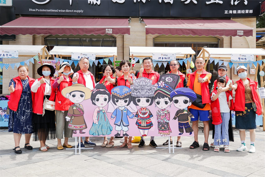成都市郫都區(qū)菠蘿社區(qū)民俗文化活動。成都市民宗局供圖