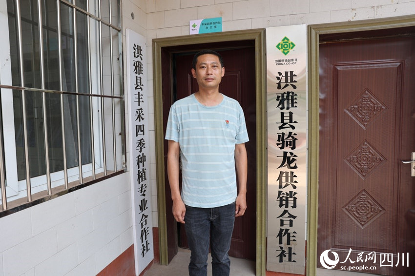 李玨良在豐采四季種植專業合作社。卓雪攝