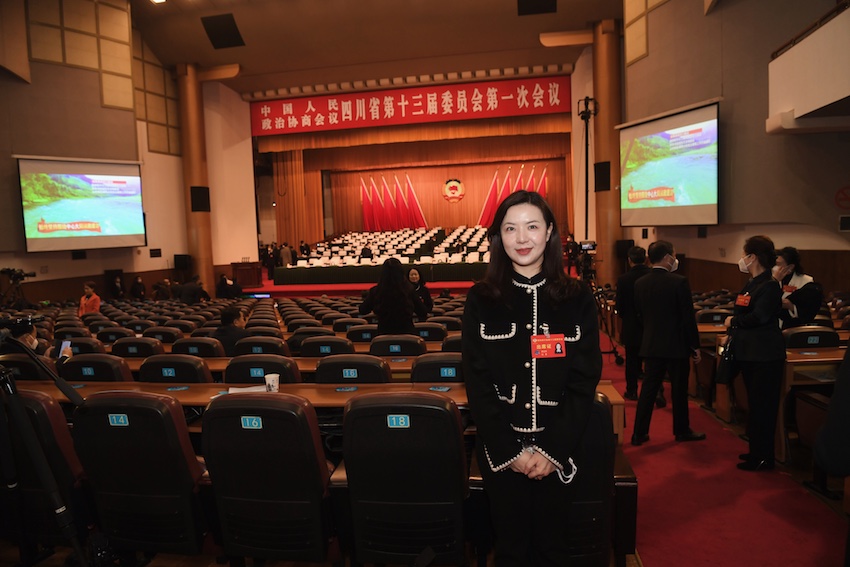 十三屆四川省政協(xié)委員，成都市泡桐樹小學(xué)校長黃藝竹。受訪者供圖
