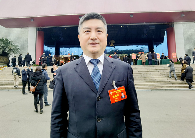 圖為成都市政協(xié)委員計曉亮。受訪者供圖