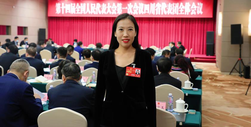 全國人大代表蒙媛：建議完善充電基礎設施 促進新能源汽車產(chǎn)業(yè)發(fā)展