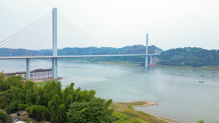 大橋建成后，兩岸群眾往來距離大幅縮短。蜀道集團(tuán)供圖