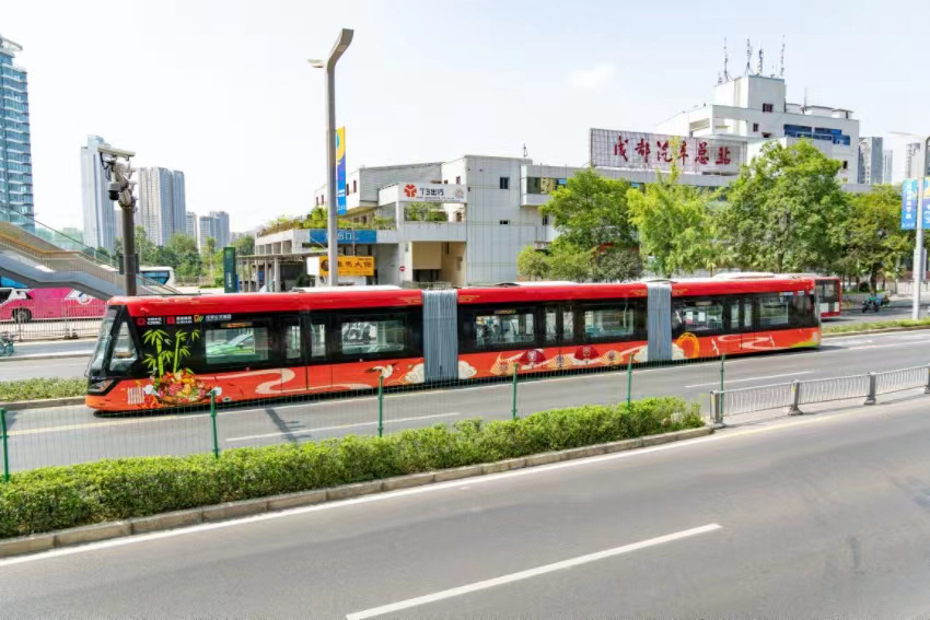 外形靚麗的智軌車輛。蜀道集團供圖