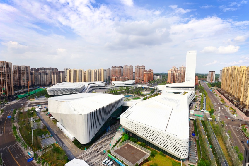 航拍簡陽市文化體育中心（東來印象）。 簡陽融媒供圖
