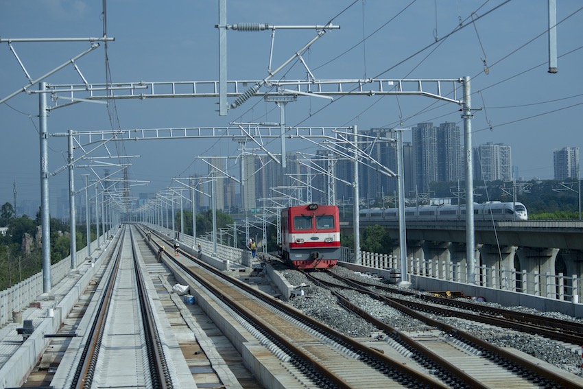試驗車在軌道上行駛。成蘭公司供圖