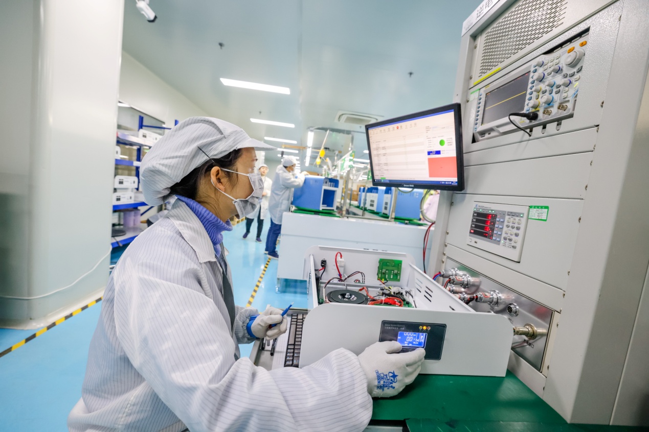 興儲世紀生產現場。宋姿熠攝