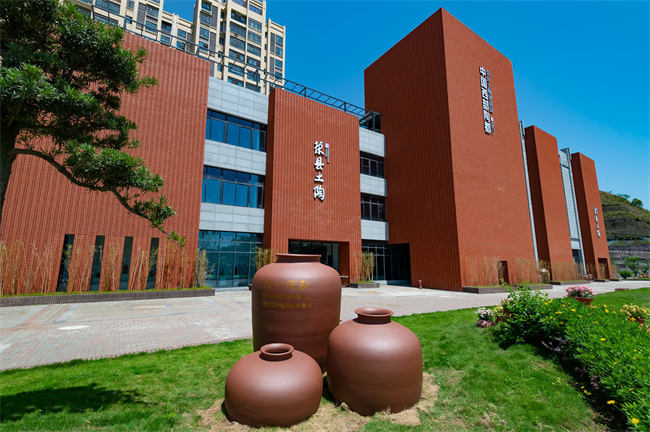 中國西部陶都--榮縣土陶創(chuàng)意園外景。榮縣縣委宣傳部供圖