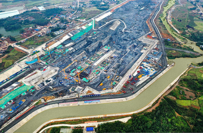 新年伊始，平陸運河企石樞紐在熱火朝天建設中。周軍攝