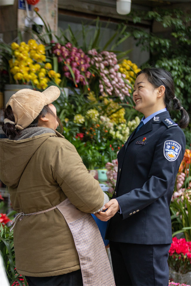 資陽市公安局資溪派出所民警、三級警長李冬梅。資陽市公安局供圖