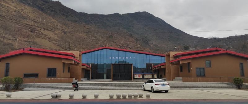綿竹為甘洛縣眉山村修建的瑪牧村民活動中心。