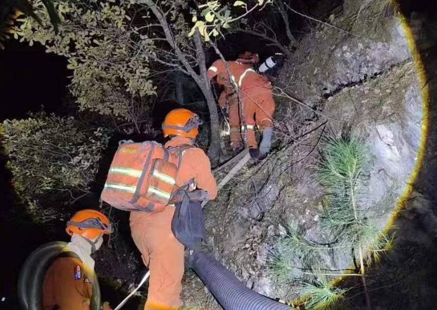 救援力量奔赴前線 四川省森林消防總隊供圖