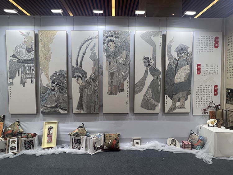 墨戲坊的作品展示。成都市泡桐樹小學境界分校供圖