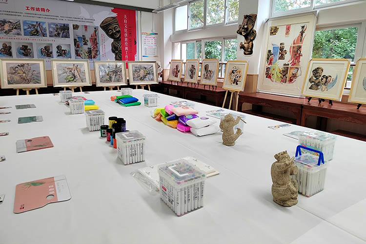 學校工作坊作品展示。成都市樹德實驗中學供圖