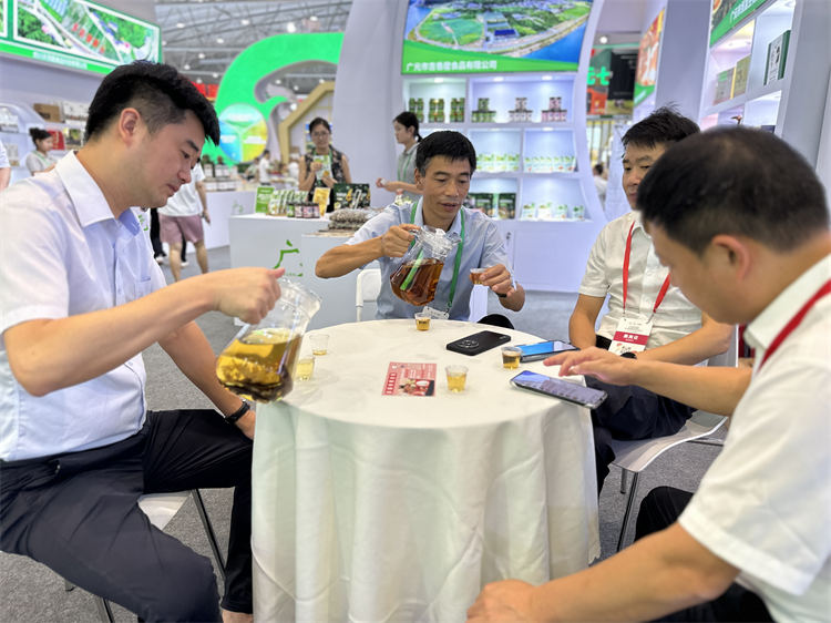 客商品廣元茶。