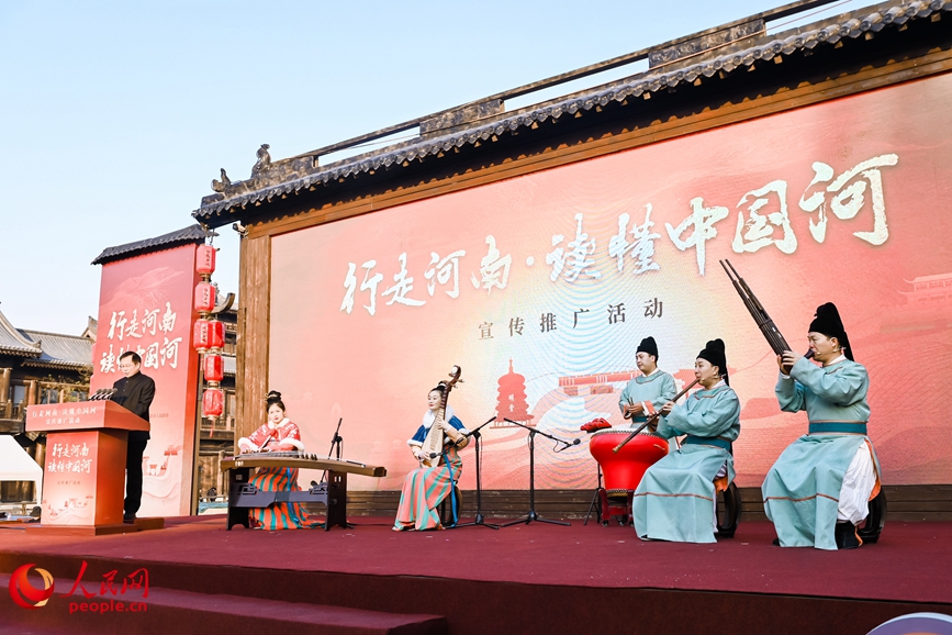 “華夏古樂(lè)團(tuán)”演奏。人民網(wǎng) 霍亞平攝