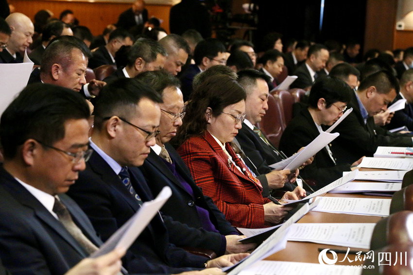 四川省政協十三屆三次會議開幕會在成都舉行。人民網記者 朱虹攝