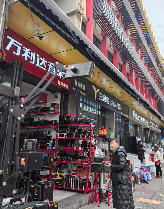 老市場(chǎng)商家返遷城隍數(shù)智港一樓商業(yè)新市場(chǎng)。成都城投俠客島供圖