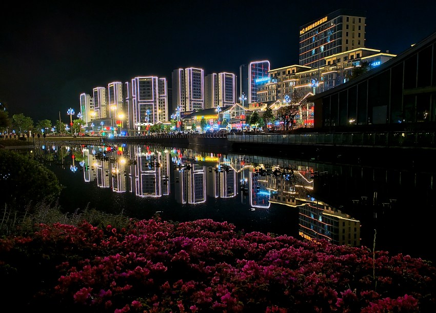 德昌城市新區(qū)夜景。謝寶憲攝