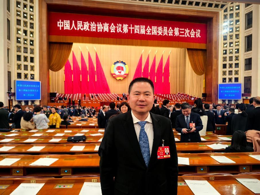 全國政協(xié)委員、四川省律協(xié)副會長李正國。四川省律師協(xié)會供圖