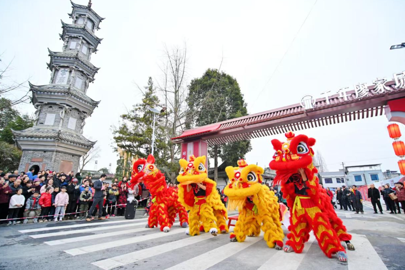 崇州市廖家鎮(zhèn)：千年廖家場，“醒獅舞春風”