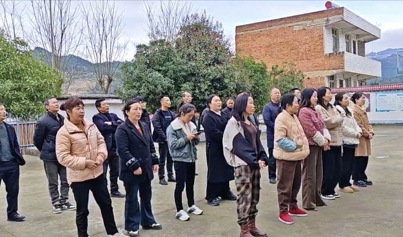 公平村歌隊在排練“村晚”歌曲。受訪者供圖