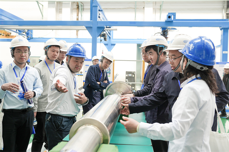 嘉賓參觀。東方電機供圖