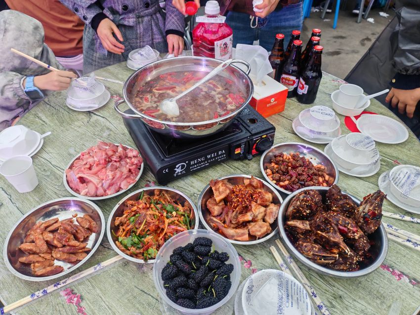 德昌為游客準備的兔子宴。德昌縣委宣傳部供圖