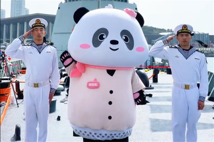 “戰(zhàn)艦與城市”雙擁共建主題活動現(xiàn)場。成都市文廣旅局供圖