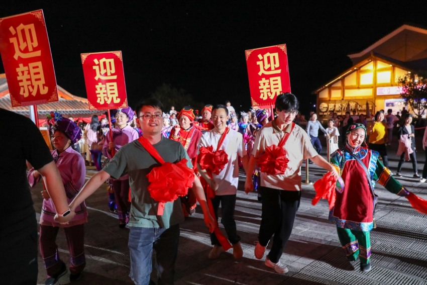 “五一”假期，游客在宣漢景區游玩。宣漢縣委宣傳部供圖
