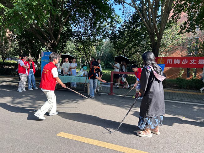 非遺步打球體驗(yàn)現(xiàn)場。主辦方供圖