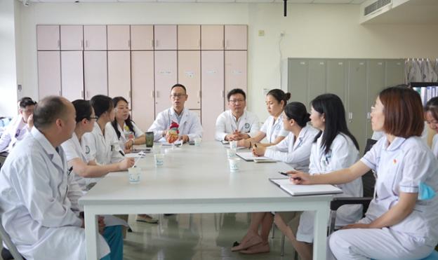 多學科會診。四川省婦幼保健院供圖