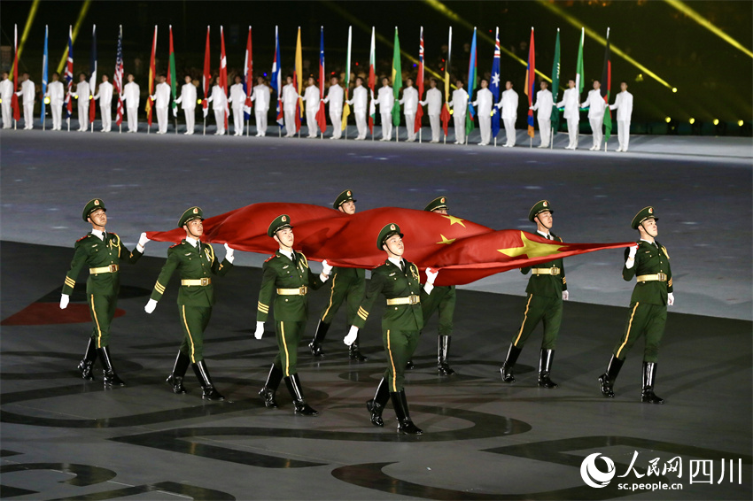 五星紅旗入場。人民網記者 朱虹攝