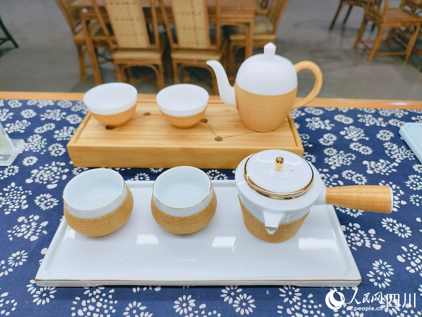 青神竹編茶器。人民網記者 郭瑩攝
