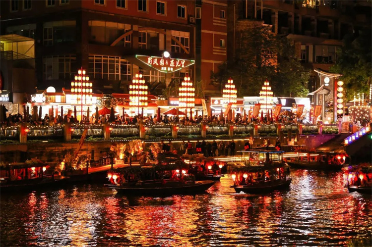 夜游錦江。成都文旅供圖