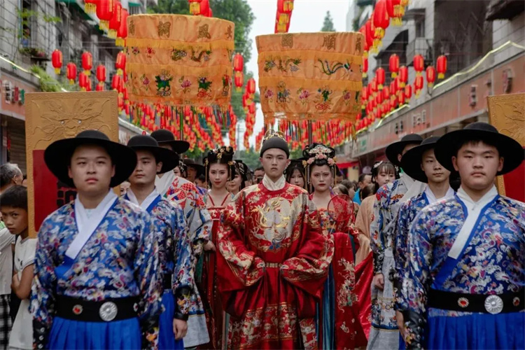 崇寧王巡游表演將穿過古鎮重要街區。成都文旅供圖