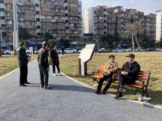 設置了展示地名文化的標識牌 記者 王漢卿 攝